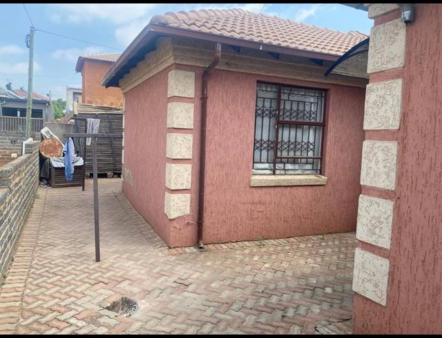 3 BEDROOM HOUSE FOR SALE IN OLIEVENHOUTBOS
